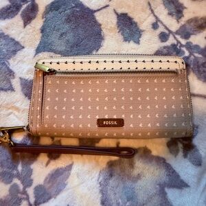 Fossil Cream and Tan Wristlet Wallet